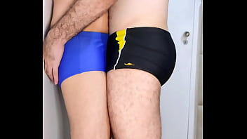 thumb machos sarrando  de sunga e pau duro duro  duro duro