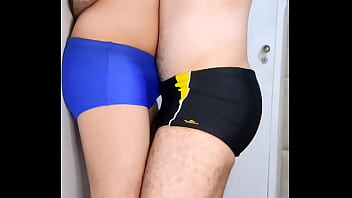 thumb machos sarrando  de sunga e pau duro duro  duro duro