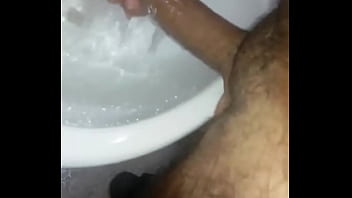 Muito gostoso e exibido este corroa meu fixo.