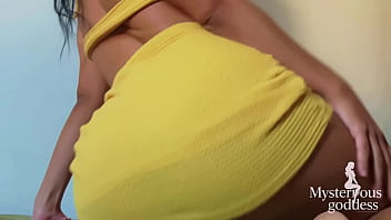 thumb um pregador no  grelinho e um vibrador entrand ibrador entrand ibrador entrando