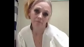 Die Freche Nooka Liebt Es Zu Necken