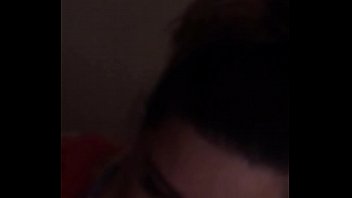 Guy Se Fait Sucer Par Sa Petite Amie