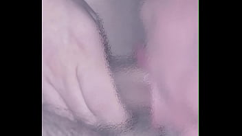 Puta chupando verga de hetero con mujer