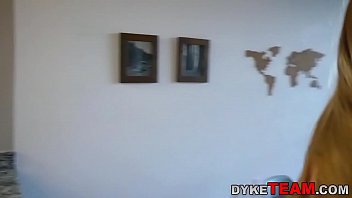 Teen lezdomina licking pussy