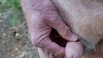 thumb me cumming in t  he woods 0723  