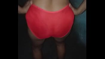 Antes de follar mueve el culo