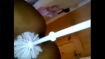 thumb se cepilla la c  uca  