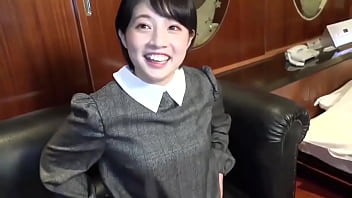 Uncensored, 19-year-old Japanese beauty. Slender, black hair, cute, creampie sex
