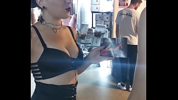 Dans 1h sortie d'une vidéo exclusive : j'ai filmé un strip tease privé avec ...