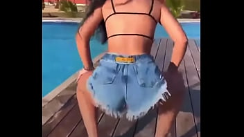 Sofia ferreira rebolando