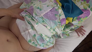 Uncensored, Japanese beauty. Slender and cute 18-year-old, wearing Japanese costume, beautiful shaved pussy creampie sex, cowgirl position, cleaning blowjob