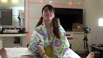 Uncensored, Japanese beauty. Slender and cute 18-year-old, wearing Japanese costume, beautiful shaved pussy creampie sex, cowgirl position, cleaning blowjob