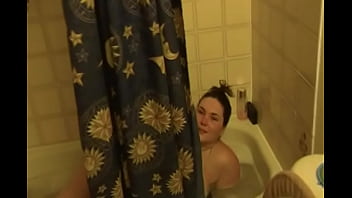 Surprise dans son bain
