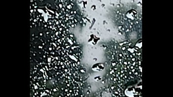 Il Pleut Fort Et Humide