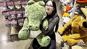 thumb she won a plush  alligator toy and was very th and was very th and was very tha