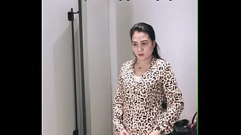 thumb hot tante fitti  ng baju  