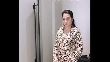 thumb hot tante fitti  ng baju  