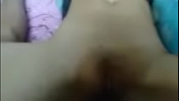 Fucking a big girl's pussy until he cums in her pussy. Beautiful clit, worth licking until it's wet.