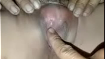 Fucking a big girl's pussy until he cums in her pussy. Beautiful clit, worth licking until it's wet.
