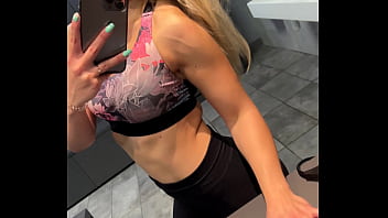 Aujourd’hui c’était séance épaules Bibi et triceps ça se voit non? Et ...