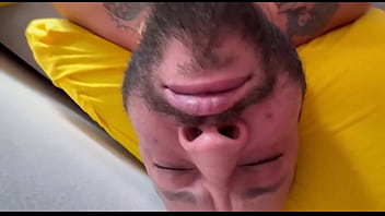 thumb sendo estrangul  ado e com tes 
