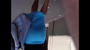 thumb ass in the stre  et  