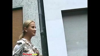 Alman genç kız ilk porno seçmesi için seçildi   
