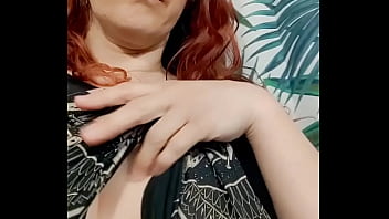 Bon mardi mes loulous Oups j'ai les boobs qui débordent