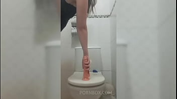 Big ass solo girl fucking a big dildo in a big pussy until she gets orgasm and squirts in the bathroom