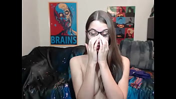 6cam.biz girl alexxxcoal flashing boobs on live webcam