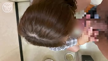woman who can line up in an office building in Tokyo OL Blow monster