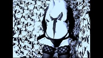 thumb mistress crysta  ldea la divina   