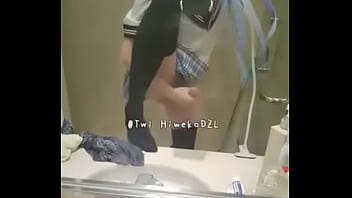 B站UP戴子玲Himeko露出自慰