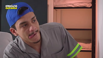 THE ELECTRICIAN FUCKED ME HARD WITH HIS HUGE TOOL