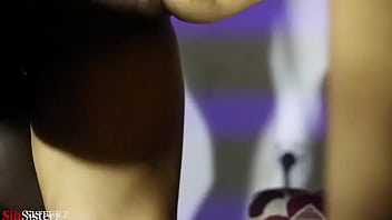 thumb the touching fr  om behind  
