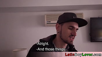 Amatuer latin teen Kendro loves sucking big hispan cock