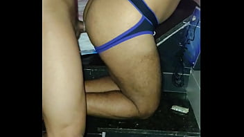 Moreno malhado quase faz eu quebrar o telefone do motel