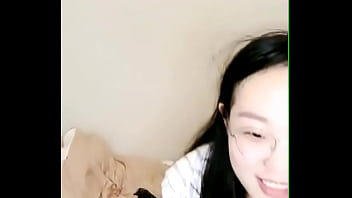 极品母子3p 前后夹鸡儿子喊来同学一块操妈妈 2024