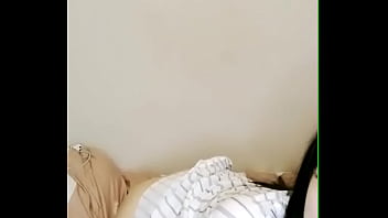 极品母子3p 前后夹鸡儿子喊来同学一块操妈妈 2024