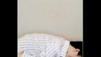 极品母子3p 前后夹鸡儿子喊来同学一块操妈妈 2024