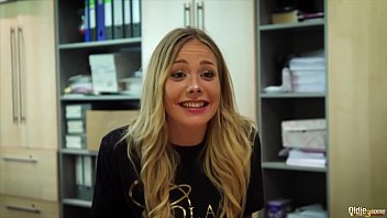 thumb blonde and brun  ette young and horny share th  horny share the horny share the
