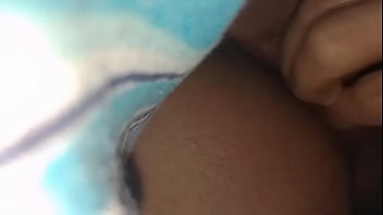 Eu me dedando já que nao tem ninguém pra me comer