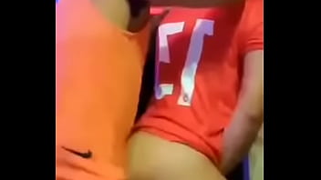 Empurrou com tudo no colega