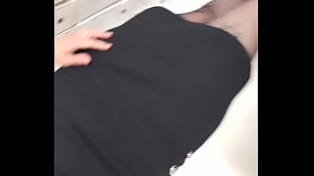 Coucou, un petit aperçu de ma petite exhib d'aujourd'hui . Alors culotte ou pas...