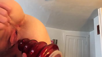 Solo-Fick im Bad: Meine geile Rosette!