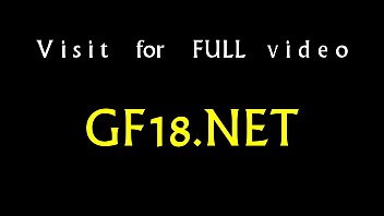 이 아기는 다리를 넓게 벌리고