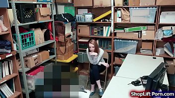 Teen shoplifter throats officers bigcock - XVIDEOS.COM