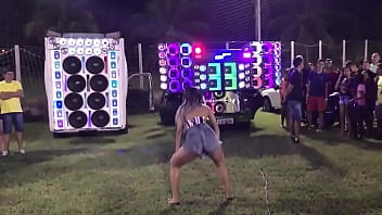 thumb novinha treme a  bunda no funk  