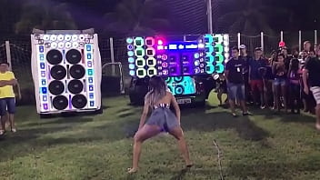thumb novinha treme a  bunda no funk  