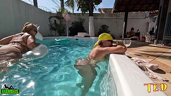 Poolparty Perverslinge um Schwanz